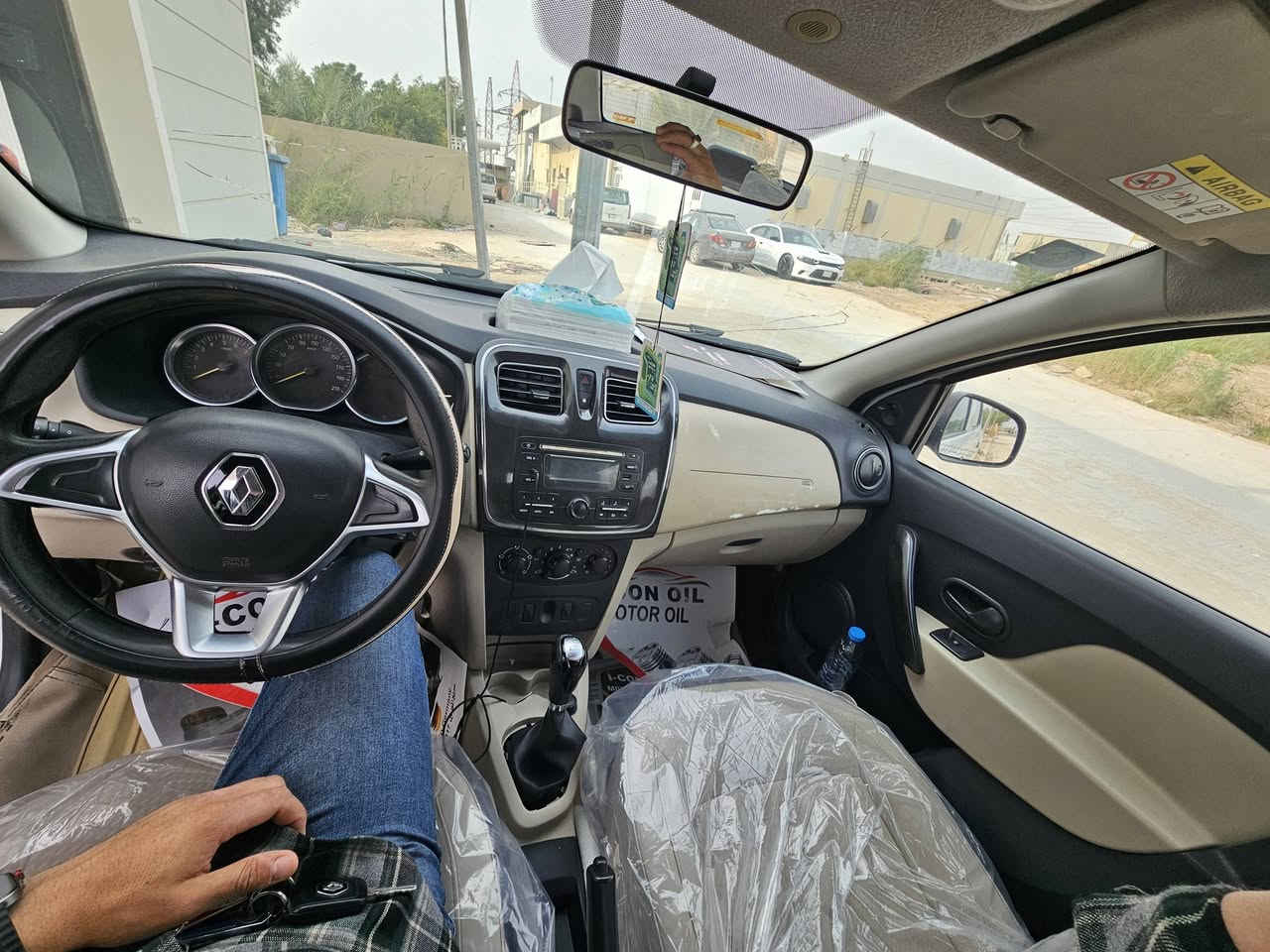 رينو سيمبول 2019 حره
 رقم بصرة 
العنوان كربلاء♕    
الضرر جاملغ يمين عكس السايق بارد  فقط مع خدوش موضحة 
بالسونار 
سيارة مكفولة من الصبغ
ماشيه 140 الف.
محرك و كير جاهز عالفحص.. 
 .. 
السياره خير من الله. 
للاستفسار اكثر الاتصال ‏‪***********‬‏ واتساب
