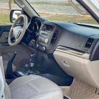 میتسوبۆشی پاجیرۆ ٢٠١٤ خلیجی  فوول فوول  مواسفات سڵاید و  ناو زەرد و دە...