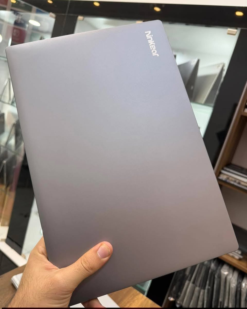 Intel Core i7-13620H
32 GB DDR4
SSD 512
الحجم: 16 إنش
الدقة: (2.5K)
معدل التحديث: 165 Hz
وندوز 11
جيل 13
مستشعر بصمة اصبع
كيبورد اضائة rgb
البطارية والشحن
السعة: A5000
مدة الاستخدام: 4–6 ساعات حسب الاستخدام
المنافذ والاتصال
USB 2.0 × 1
USB 3.0 × 2
USB Type-C
HDMI × 1
RJ45 LAN × 1
مقبس صوت 3.5 مم
مروحتان + أنابيب نحاسية لنظام تبريد فعّال
سمك نحيف جدا 6.6m
كامل ملحقات
سعر 550
بصره القبله
***********
