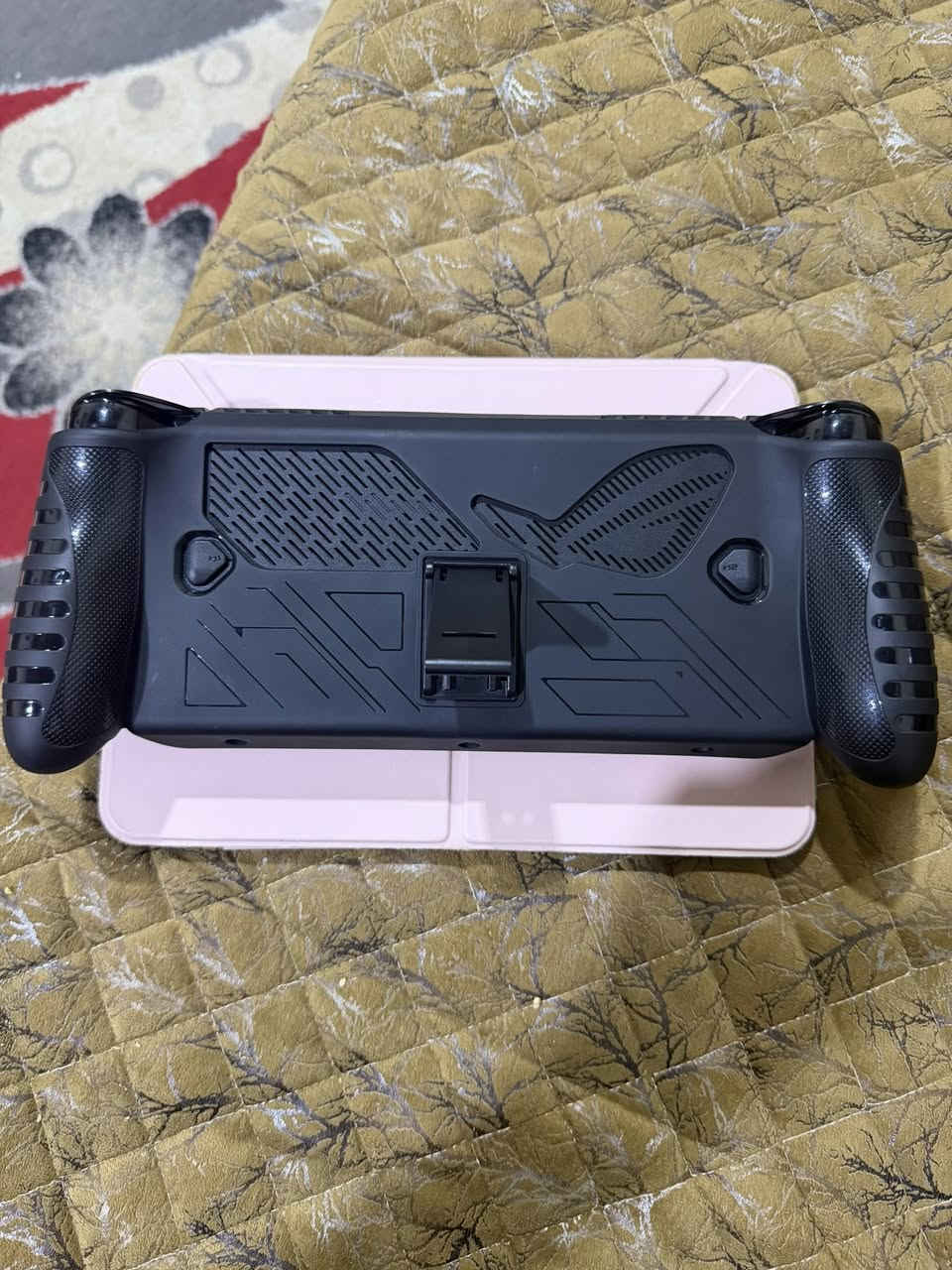 روك الاي اكس بوكس. واحد تيرا. الجهاز كسر باكيت صارله 15 يوم عندي رقم الهاتف *********** 
مكاني بصرة.
