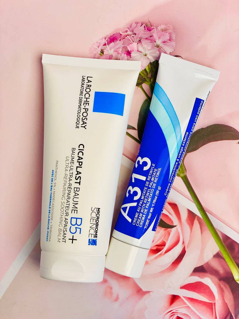 ✨ عرض العناية المتكاملة لبشرة زجاجية ومشرقة ✨

إذا تريدين بشرة صافية، ناعمة ولمعتها طبيعية بدون فلتر، هذا العرض يجمع بين الإصلاح، الترطيب والتجديد بخطوات مدروسة تناسب حتى البشرة الحساسة 💙

1️⃣ سيكابلاست بوم B5+
بلسم مهدئ ومرمم قوي يساعد على إصلاح حاجز البشرة، يقلل الاحمرار والتهيّج، ويعالج الجفاف والتقشر. يحتوي على فيتامين B5 ومكونات داعمة لراحة البشرة حتى ترجع ناعمة وصافية. مثالي بعد التقشير أو عند وجود حساسية، ويخلي البشرة تستعيد توازنها بسرعة ✨

2️⃣ كريم A313 (ريتينول)
كريم غني بمشتق فيتامين A يساعد على تجديد خلايا البشرة، تقليل مظهر الخطوط الرفيعة، وتفتيح آثار الحبوب والتصبغات. مع الاستمرار، يمنحج ملمس أنعم ولمعة صحية واضحة. يشتغل على تحسين نسيج البشرة حتى تصير صافية ومشدودة أكثر 💎

💙 شنو نتيجة هالعرض؟
ترطيب عميق + إصلاح الحاجز الواقي + تجديد مستمر = بشرة زجاجية، ناعمة وتعكس الضوء من غير مكياج ✨

منشأ العرض فرنسا 🇫🇷
سعر العرض 16 الف 
🚘يوجد خدمة توصيل لجميع محافظات العراق ٤ الاف🚘


**إذا كنت صاحب هذا الإعلان وتريد حذفه لأي سبب، رجاءا أرسل رسالة إلى الدعم الفني**