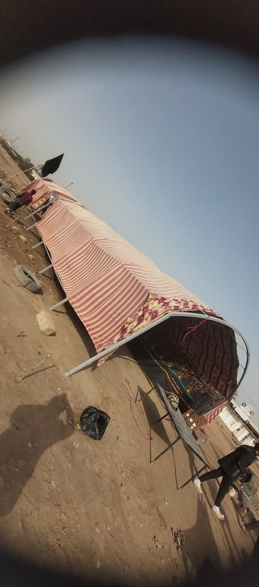 السلام عليكم ورحمة الله وبركاته  يوجد لدينه جادر وقماش تسع اقواس شبح العرض سته جادر وحديد نضيف للبيع العنوان واسط الحفريه السفسار علاء هاذه الرقم ***********
