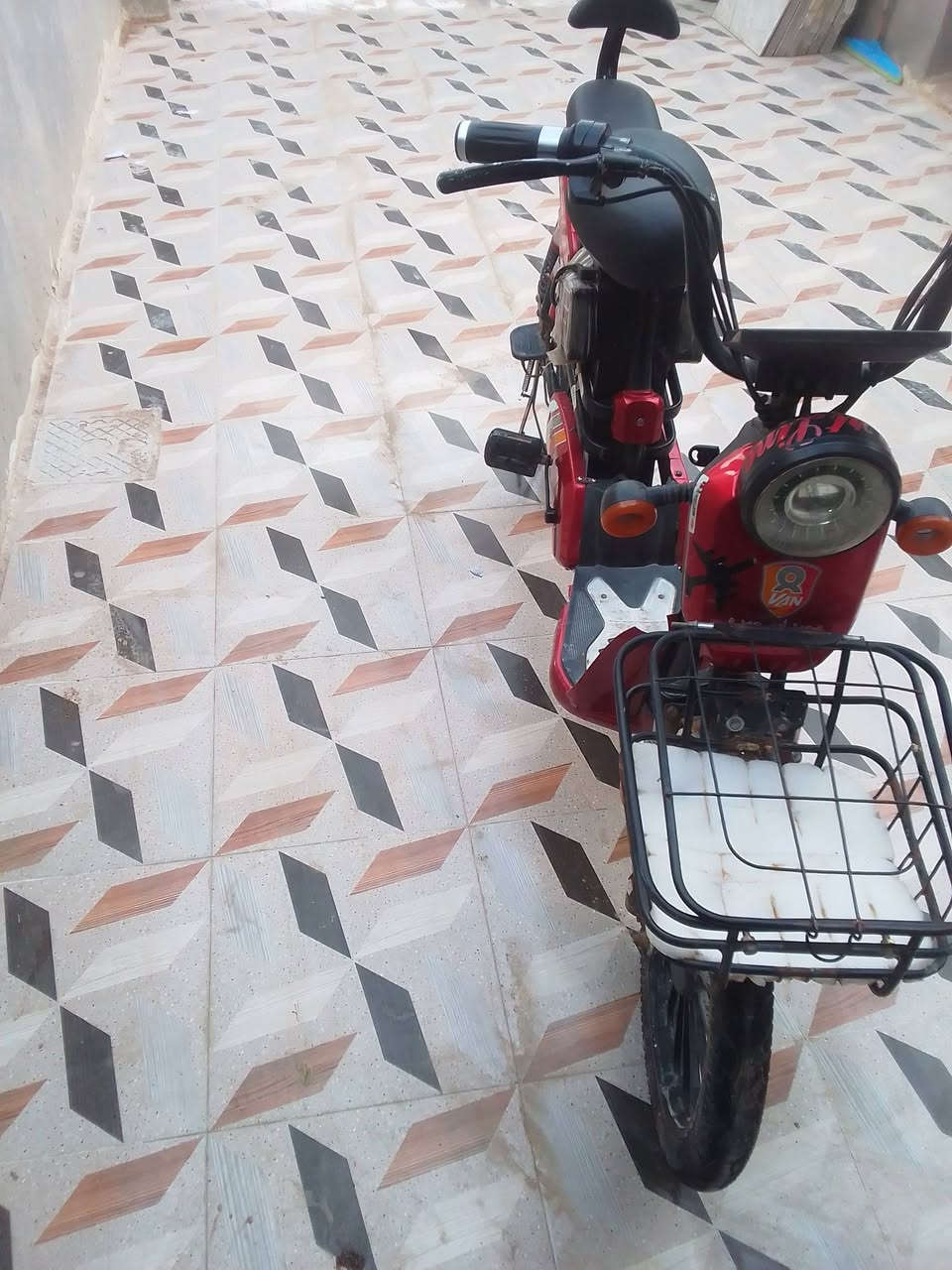 سلام  عليكم بيسكل شحن للبيع سعر 250بي مجال  عدد بطاريات ٥ بطاريات جديد بعقوبة كطون ***********
