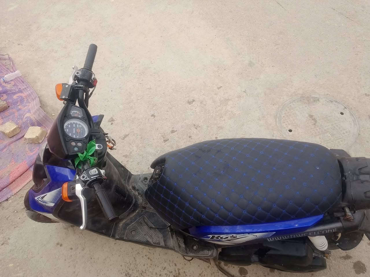 دراجة للبيع ب 900 و بيها مجال 
للاستفسار الاتصال الرقم 
***********
