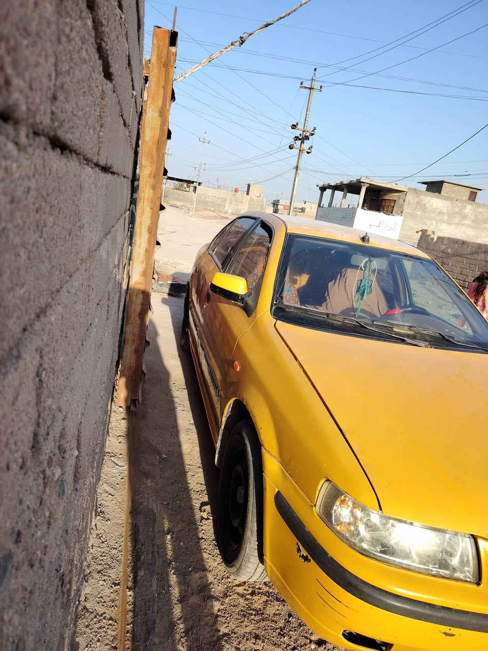 سمند البيع مديل 2012 ناطق سياره جاهزه من كلشي تخم تاير جديد حداديه جديده كهربائيات كلها شغاله من طول الطول محرك وكير كفاله تبريد شغال.  رقم ذي قار صدامي شرط تحويل مستمسكات راعيها عندي سياره مصفرا السعر ب 19 وبيها مجال مكاني البصره القرنه رقمي *********** وذه اكو مراوس عادي
