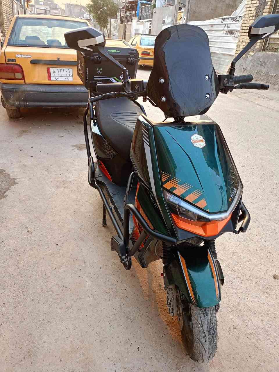 دراجن شحن للبيع جديده 
مواصفات 3 نمر سرعه 70 + نمره سبورت
نضام بك R 
لايت عالي ناصي 
نضام USB شحن موبايل
اشاير 4 شغال 
الدراجه جديده ماصار اقل الشهر من ماخذها من المعرض مابيها اي نقص + خوذه 
السعر 850 قفل مكاني مدينه الصدر الجوادر 
رقمي ***********
