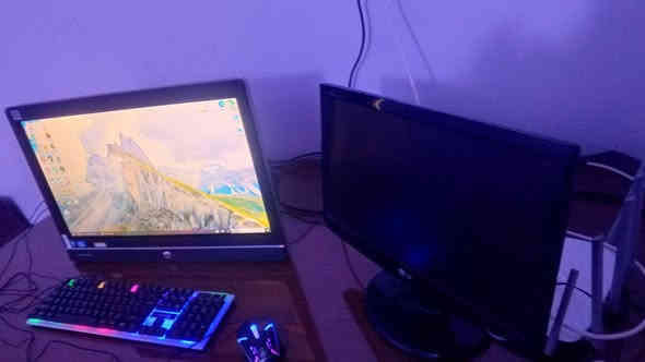 🔥 للبيع – كمبيوتر مكتبي All-in-One جاهز للاستخدام 🔥

المكان: البصرة – القرنة
السعر 250 الف 

---

🖥️ مواصفات الجهاز الأساسية

النوع: HP Compaq Elite 8300 Touch – All-in-One

الشاشة: شاشة لمس Touch Screen مدمجة بالجهاز

المعالج: Intel Core i3-3220

تردد 3.30 GHz

أداء ممتاز للاستخدام اليومي، الدراسة، الدوامات، اليوتيوب، برامج الأوفيس والبرمجة والالعاب المتوسطة 

الرام: 4 GB قابل للتطوير

كرت الشاشة: Intel HD Graphics

نظام التشغيل: Windows 10 Pro 64 – أصلي ومفعّل

الإقلاع: UEFI

مناسب للدوام، الطلاب، المحاسبة، المحلات، الاستخدام المنزلي
والبرمجة والالعاب المتوسطة 

---

🎁 الإضافات المرفقة مع الجهاز

شاشة LG إضافية كما موضح بالصور

كيبورد + ماوس

جاهز تشغيل – فقط شبّك واشتغل

---

💡 ملاحظات مهمة

الجهاز نظيف، شغال 100%

مناسب للأعمال اليومية ويكدر يشغل برامج  والالعاب خفيفة ومتوسطة

بصراحة الجهاز اقتصادي وسعره مناسب مقارنة بإنه All-in-One ومع شاشة إضافية

---

📍 الموقع

البصرة – القرنة

---

☎️ للتواصل

(***********)
