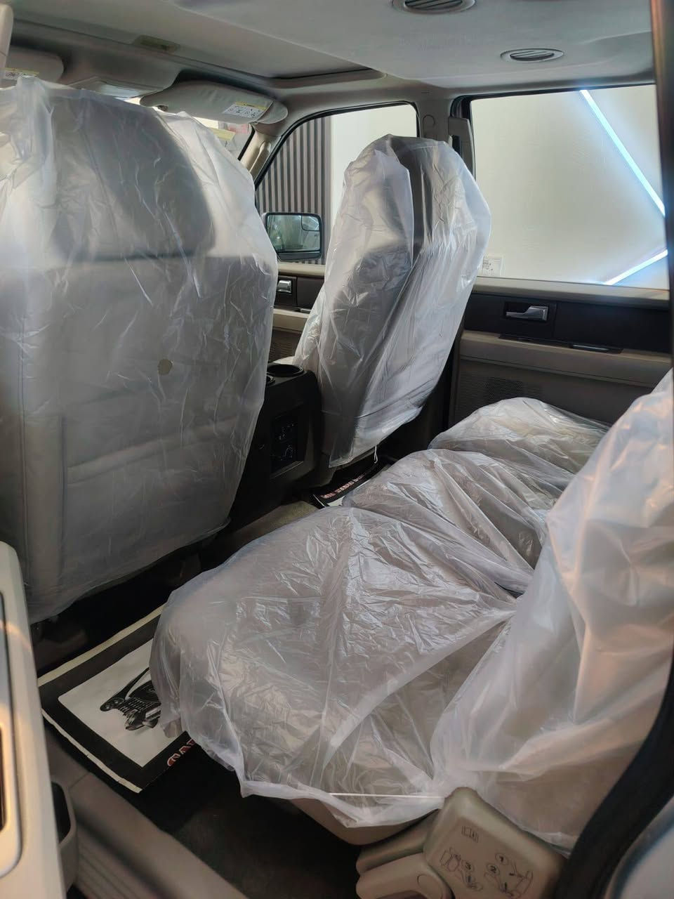 السلام عليكم ورحمة الله 
فورد اكسبديشن خليجي 
مكفول
موديل ٢٠١٣
مراوس او بيع 
السعر ١٥٠ورقه
العنوان بغداد 
للتواصل
***********
