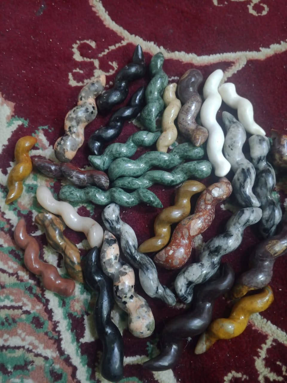 عروق لوي حجر طبيعي سعر العرق ١٠ الاف جمله فقط لصحاب البيجات لناس على باب الله الفحص أمام المندوب يوجد توصيل لجميع المحافظات رقم الحجز الواتساب ***********
