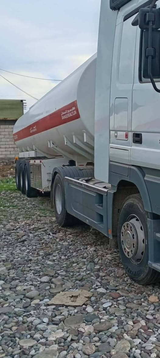 سلام عليكم سياره دمعه موديل 2005 للبيع سياره جاهزه من كل شي دنكير صيني جوبلس تخم تاير. السياره مكفوله من ال عاميه لل دعاميه ***********
