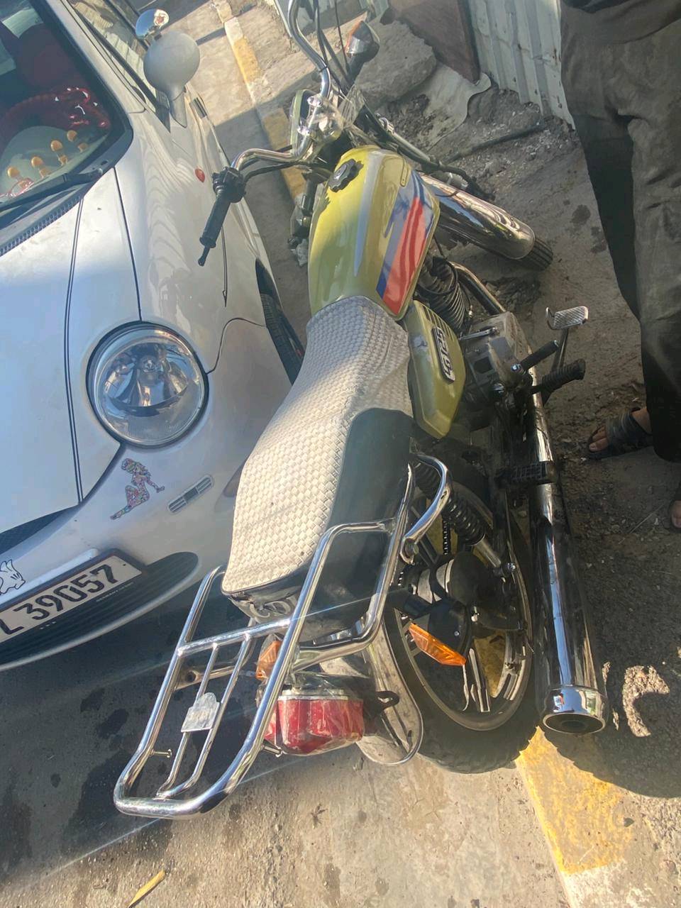 👋سلام عليكم 🏍دراجه  ايراني 4كير مديل ❗2020 نضيفه تخم تاير نضيف مرات تطلع دخان ومرات متطلع تشتقل وتمشي بس تغربط بيها خلل بل كابريتر ابيع كوم حديد لا تخابر تكلي شبيها وشنضافته ابيع كوم حديد هيه مابيها شي بس اني اريد اريح بالي بسعر 200 قفل عنواني بغداد الحبيبيه 
رقمي***********