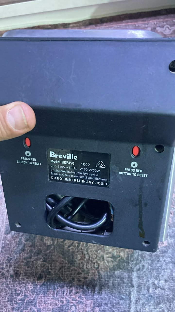 السلام عليكم… قلايه كهربائيه للفنكر او الكنتاكي … انكليزيه أخت الجديده من الفولاذ المقاوم للصدا.. شاشه رقميه لاختيار درجه الحراره والوقت.. السعر 40 الف شامل التوصيل..تحياتي


**إذا كنت صاحب هذا الإعلان وتريد حذفه لأي سبب، رجاءا أرسل رسالة إلى الدعم الفني**