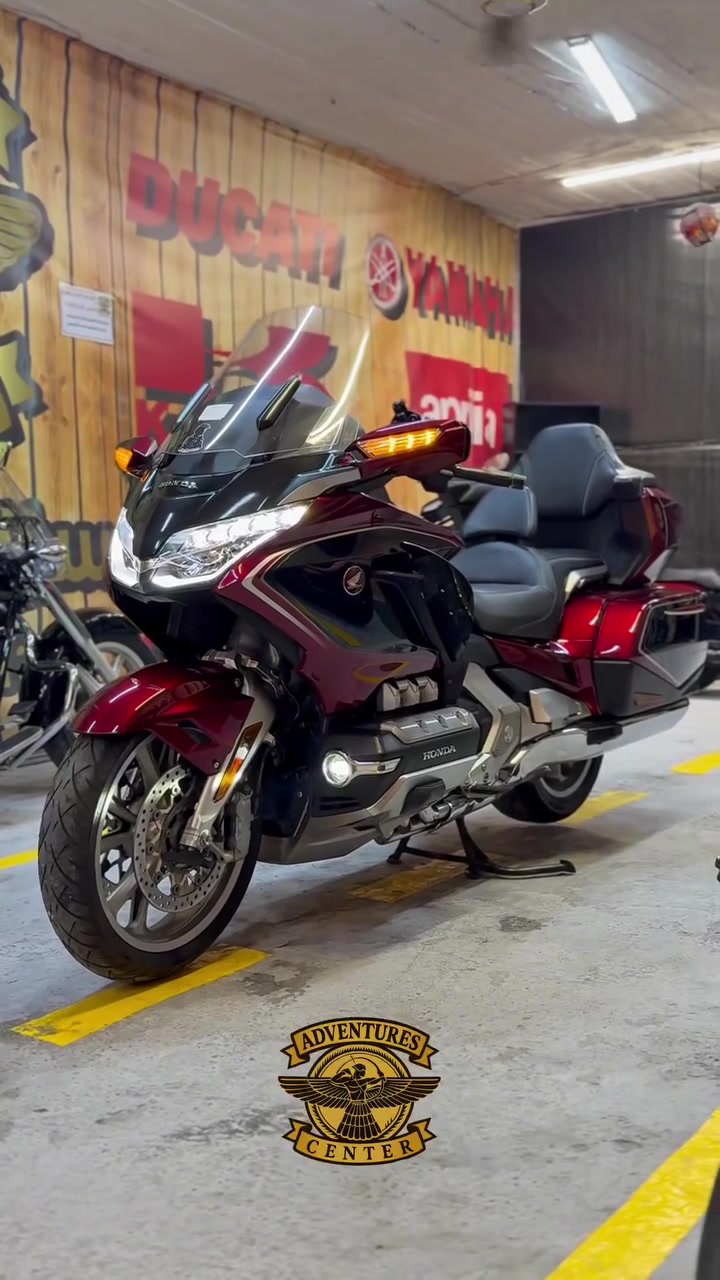 💰 السعر: لمعرفة السعر اكتب الحرف G  وستصلك رسالة بسعر الدراجة

✅ Honda Gold Wing 2019

✅ رقم البصرة

✅ محرك 1800cc سداسي الأسطوانات بقوة وأداء استثنائي

✅ ناقل حركة أوتوماتيك DCT مع إمكانية التحويل إلى الوضع اليدوي والتحكم بالتعشيقات

✅ راحة لا مثيل لها في السفر والمسافات الطويلة

✅ تجهيزات متكاملة وتقنيات حديثة

✅ ثبات وأمان عالي على الطرق السريعة

✅ بحالة ممتازة وجاهزة للاستخدام مباشرة

إذا كنت تبحث عن دراجة تجمع بين القوة، الفخامة، والاعتمادية فهذه الكولدونك هي الخيار المثالي لك.

📍 رقم البصرة

هوندا جولد وينج… عندما تتحول الرحلة إلى متعة لا تُنسى.

📞 المبيعات: *********** 
🔧 الصيانة: ***********

📍العنوان:بغداد–الكريعات–شارع النهر– قرب شارع 10

لوكشين السنتر 

https://maps.app.goo.gl/YEQ3vSZAWeigeCvu6

اوقات الدوام الرسمي جميع ايام الأسبوع 
من الساعة00 :10 صباحا  الى الساعه 8:00 مساءا 

بيع بلنقد  والاقساط - توصيل الى جميع المحافظات 

رابط صفحة التلكرام للاكسسوارات والأدوات الاحتياطية 
https://t.me/center_adv

رابط صفحة الفيس بوك 
https://www.facebook.com/share/14HSzPrKdia/?mibextid=wwXIfr

رابط صفحة الانستكرام 
https://www.instagram.com/adventures_center_iraq?igsh=MWU4bjgyYjRzcHR0Ng%3D%3D&utm_source=qr

رابط صفحة التيك توك 
https://www.tiktok.com/@adventures_center_iraq?_t=ZS-90fFNnnjYVs&_r=1

#دراجات_العراق #دراجات #بايكرز_العراق #العراق #بغداد_العراق
