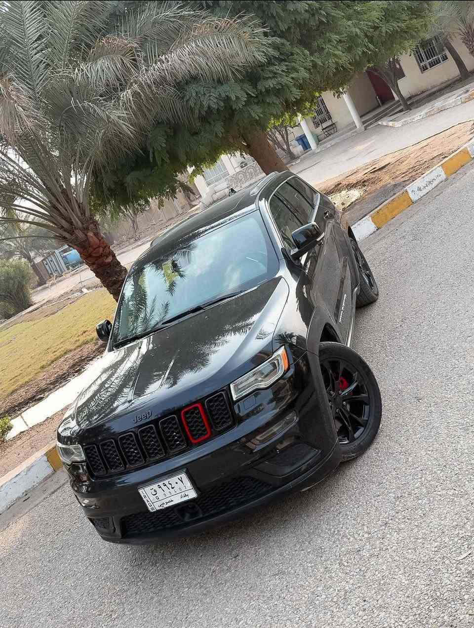 السلام عليكم 
جيب سومت 2020 فول للاخير
محرك 5700
ممشه 80 الف كيلو
موصفات
1- باب خلفي كهربائي
2- سقف بانورامي
3- كاميرا خلفية
4- تبريد المقاعد
5- تسخين المقاعد
6- حساسات ركن
7- شاشة عرض
8- دخول ذكي بدون مفتاح
9- فتحة سقف
10- مراقبة النقطة العمياء
11- عدد 8 وسائد هوائية
12- تحكم أوتوماتيكي بدرجة الحرارة
13- مصابيح أمامية LED
14- مصابيح أمامية زينون
15- دعم Apple CarPlay
16- مقود (دركسون) مُسخن
17- رادار
18- مقاعد ألكانتارا
19- دفع رباعي 4×4
20- تشغيل عن بُعد
21- مصابيح ضباب
22- مرايا جانبية كهربائية
23- ركن تلقائي
24- حساس المطر
25- نظام إيقاف وتشغيل المحرك (Start-Stop)
26- مساعد الفرامل في حالات الطوارئ
27- مثبت سرعة متكيف
28- تحذير من الاصطدام الأمامي
29- إضاءة عالية تلقائية
30- تحذير مغادرة المسار
31- أوضاع قيادة متعددة
32- نظام الثبات الإلكتروني
33- دعاسات جانبية
34- نظام تعليق هوائي
35- زر تشغيل المحرك
36- نظام المفتاح الذكي
37- حساسات ضغط الإطارات 
العنوان معارض الحبيبيه
السعر 320 و بيها مجال
للاستفسار ***********
