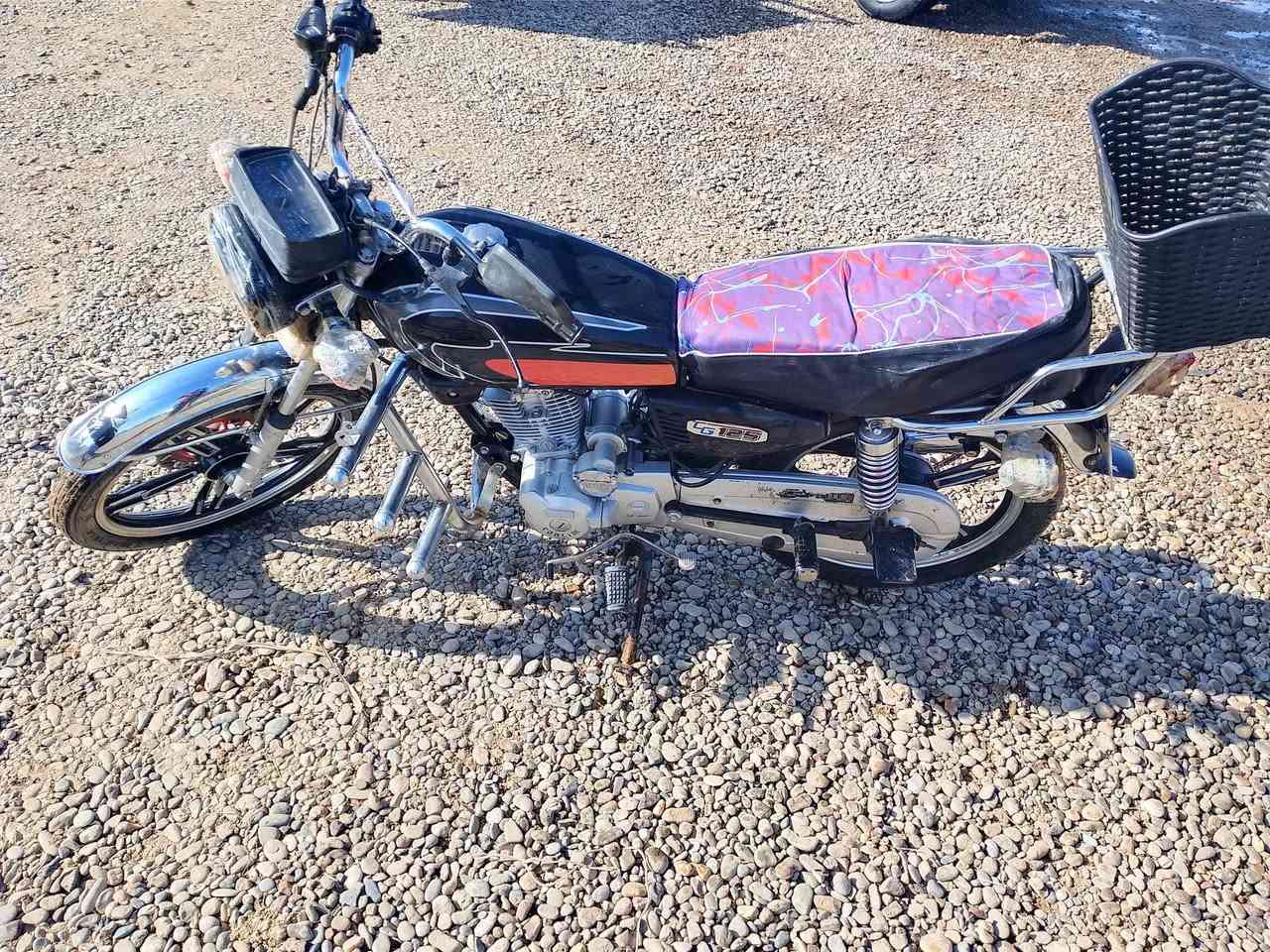 السلام عليكم 
يوجد موطور البيع 
السعر450 وبي مجال 
تصل على الرقم ***********
