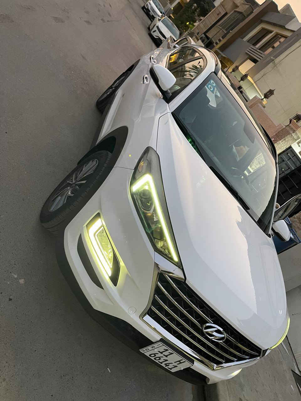 توسان 2019 خليجي رقم بغداد دولي هزه وسنويه جديده
بصمه - ترحيب  - بانوراما -حساس امامي وخلفي 
اريل نفكَيشين شاشه ابل كار بلي - شاحن لاسلكي - مثبت سرعه كروز - فول تحكم مقود - دبل ايرباك - لد نهاري - هند بريك بالقدم ( محرك وكير وحداديه وتبريد على وضع الشركه ) السياره مكفوله  ماعدى شخط بالجاملغ الخلفي مصلح بالكرت وبارد بسيط بنفس المكان السونار موجود بلمنشور ماشيه 56 الف وشويه 
العنوان : بغداد حي القادسيه 
السعر 208 
الاستفسار خاص او الاتصال ع الرقم ***********
