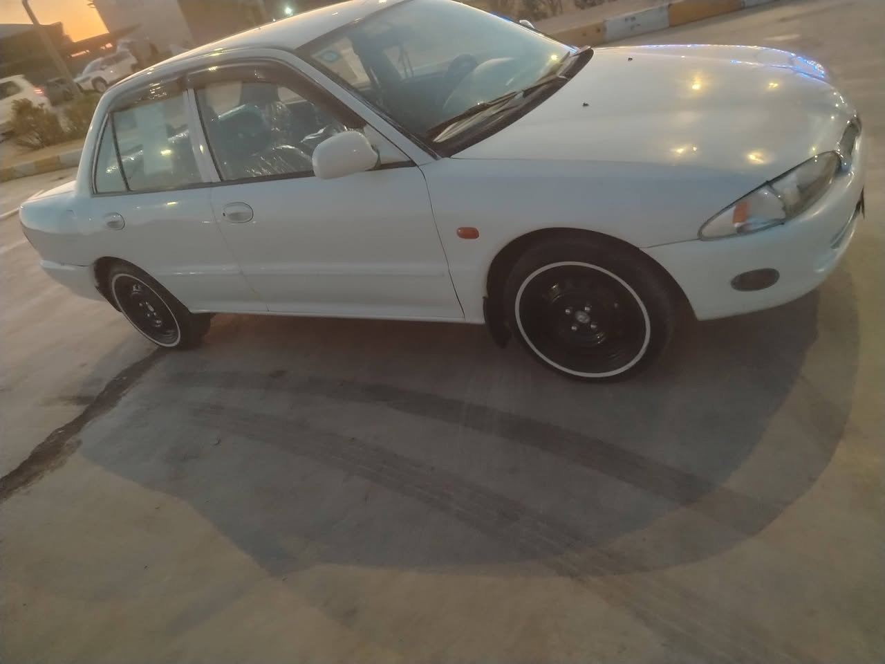 السلام عليكم بروتون 2002 للبيع قير محرك خير من الله السعر 40 وبيها مجال رقم بغداد ***********
