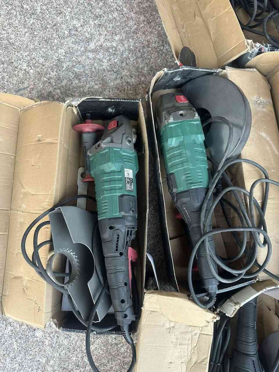 كوسرات باركسايد 230 ملم  بالة الماني
5 قطع شغالات
2 قطع طافيات
ابيع شلع 7 كوسرات ٢٠٠ الف مع التوصيل
يوجد فديو توضيح مع الصور


**إذا كنت صاحب هذا الإعلان وتريد حذفه لأي سبب، رجاءا أرسل رسالة إلى الدعم الفني**