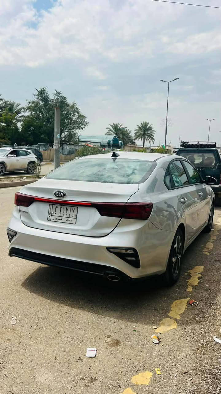 #كيا فورتي موديل ٢٠٢٠ وارد أمريكي محرك ٢٠٠٠ رقم بغداد . 
السياره مواصفات عاديه وماشيه ١٠٠ الف ميل. 
حادثها جاملغ  وبنيد (الجاملغ تبديل و البنيد صبغ) والباقي مكفول وصور الحادث بالمنشور. 
جاهزه ربع دينار ما تصرف عليها و كلشي بيها على البلاد 
#السعر ١٢٥  ورقه وبيها مجال 

#للاستفسار الاتصال عل الرقم ***********
