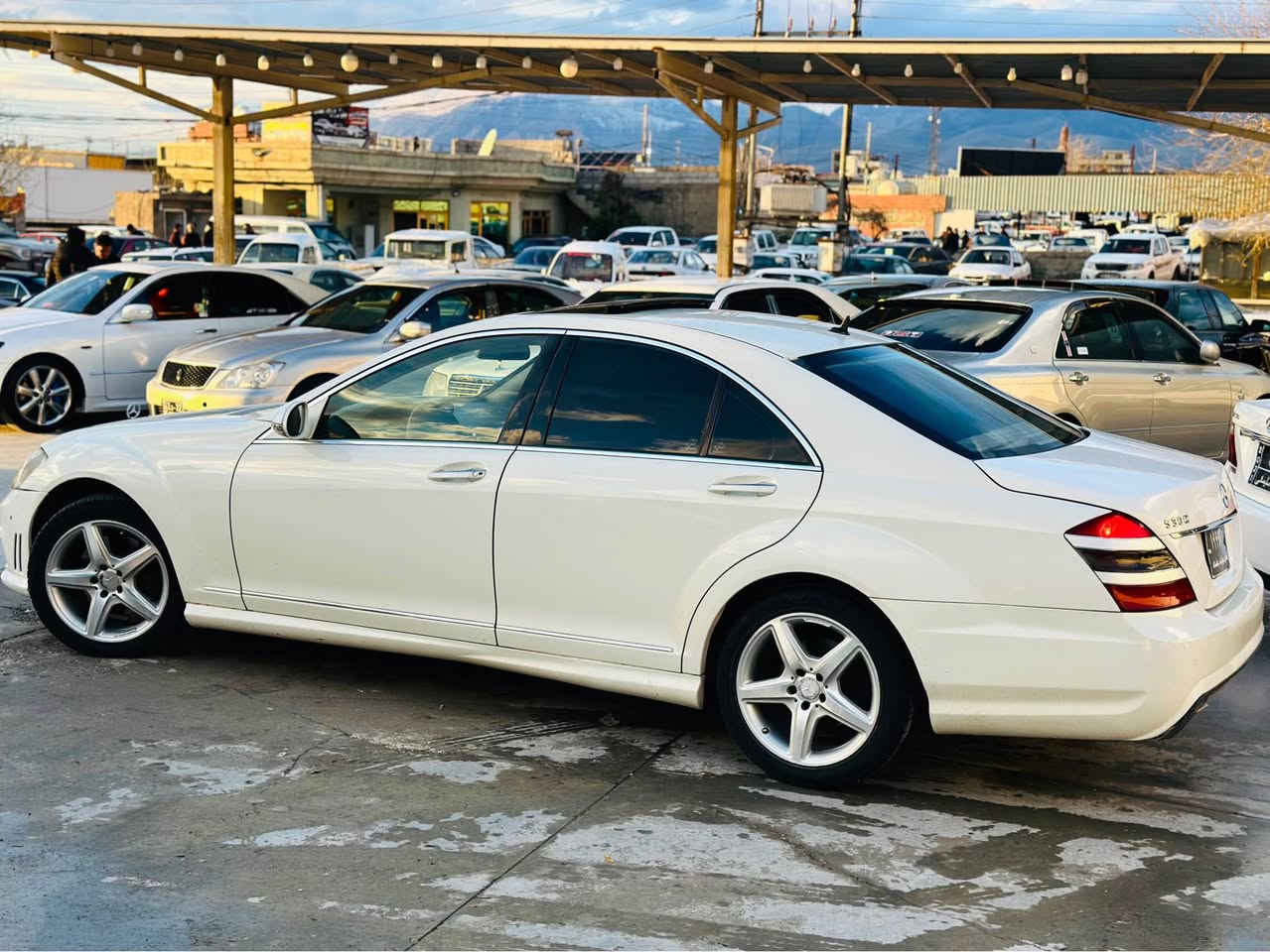 مارسیدس ٢٠٠٩ساغ ساغ 
‏٣٥٠s  شەش پستۆن مەرغوب 
قەپات مواسەفات سڵاید جلد هیتەر کوشن سارد و گەرم 
دوو پارچەی ئەورپای بۆ یاغە دەعم و لێدراوی  گێرو مەکینە بە شەرت 
چووپەکانی ئیش ئەکات تایەیی تازە 
هەموو گیانی بە شەرت 
قفڵی ٥٨ گەڵا 
*********** 

*********** Singapore
