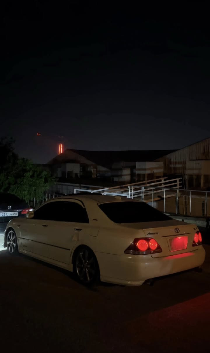 سەلام
شاهینە ١٨٠
شتی لۆک و سفر
سەیارەکە ٣ دوگمەیە
دەعم و لێدراوی نیە 
هەموو گیانی سەیارەکە کامل مەسروفە 
سالۆنسای تۆمس 
کۆدی بۆ کراوە 
سلێمانی 
0776 905 5499

