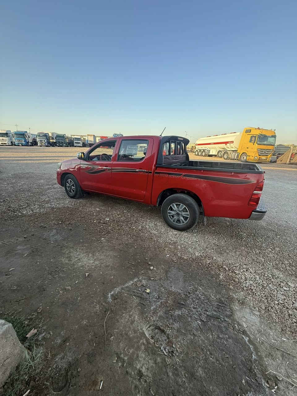 تيوتا 214   مكفوله كفاله عامه محرك وكشر ماشي 140 رقم سنويه جديد رقم نبار سعر 180 مجال شراي يتصل علي رقم ***********
