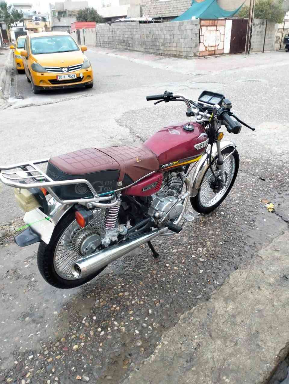 السلام عليكم دراجه للبيع سونك باب اول دراجه كبس قبق فيلس ما مفتوح كل عيب ما بيه كهربايات كامل يشتغل موديل 2023 سعر 490 مكان شراي اتصل عل رقم *********** مكاني حي حجاج
