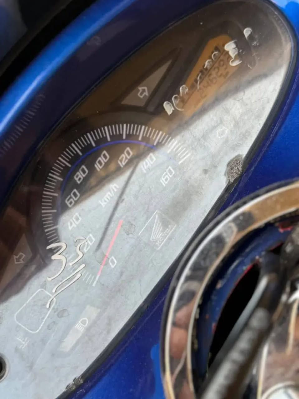 سلام عليكم بي سي اكس نظيفة ممفتوحة للبيع رقم صاحب الدراجة خاص ماجاوب لان مكلف بلنشر 
رقم الهاتف ***********
