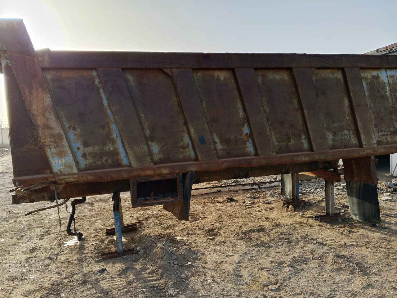 سلام عليكم بدي مايلر بلادي  للبيع  
طول 5 و 35
كاعيه تعمير جديد 
عوزه بس باب خلفي
سعره 25 قفل🔒 
رجئآ الموشراي لا يتصل 
‏‪0777 194 6652‬‏
