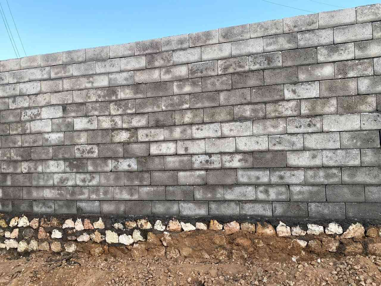 السلام عليكم
بنة حجر وبلوك متفرغ ..للتواصل اتصال علئ الرقم ***********
