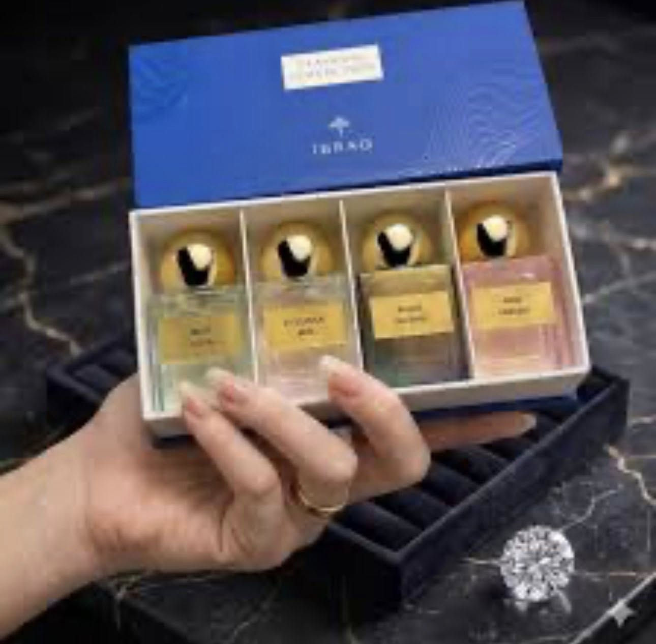 مساء الورد حبايب قلبي 💙🩵💚🩷تشمل الروائح المتنوعة عطورًا قوية وثابتة مثل Blue Diamond Aqua و Sapphire Leather و Balas Rose.
السعررر🔥🔥🔥🔥8000


**إذا كنت صاحب هذا الإعلان وتريد حذفه لأي سبب، رجاءا أرسل رسالة إلى الدعم الفني**
