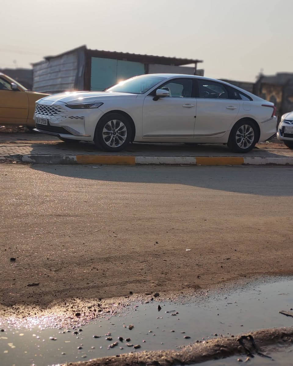 كي 8 للبيع موديل 2023 فول مواصفات رقم قادسيه بأسمي بيها جاملغ وبنيد وقبق جنطه تبديل 
*********** رقم صاحب السياره اني مكلف بلنشر ديوانية, القادسية
