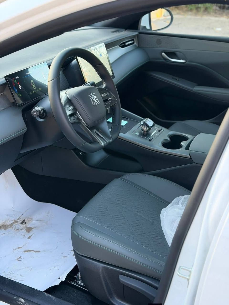 بي واي دي BYD جن بلس موديل 2025 zero زيرو زيرو ابيض داخل زيتوني مرقم وجاهز ثاني يوم تحويل السياره ملحقاتهة كامله الشاحنه ومثلث وبصمه وكارت وكاعيات
عنواني بغداد / رقم ***********والسعر مناسب جدا اقل من السوك لضرف طارئ مااتواجد عالفيس فقط اتصال

ا
