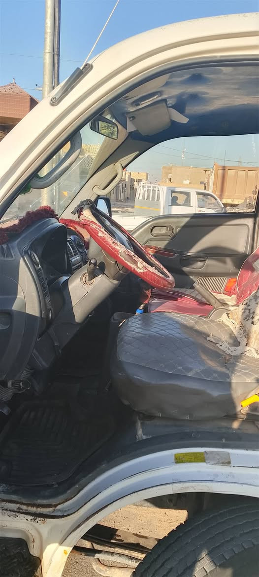 سلام عليكم سياره موديل 12للبيع مكفوله فقط بس الباب مال السايق بي صبغ  الويل امحور 14 أسعر 105 رقم الموبايل ***********
