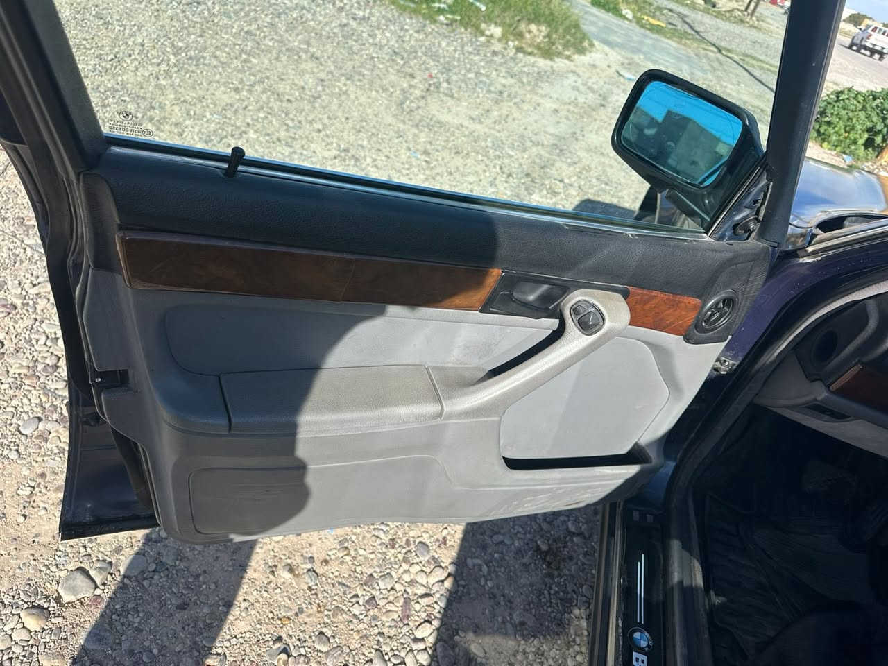 بيم 730موديل 1987 مصبوغه جماليه بدون ضربه محرك كير شرط تبريد شغال داخل جديد رقم دهوك شرط التحويل عليها غرامه مليون سنويه صاقطه 
مكان تكريت 
السعر 33صافي الغرامه عل مشتري
***********
***********
