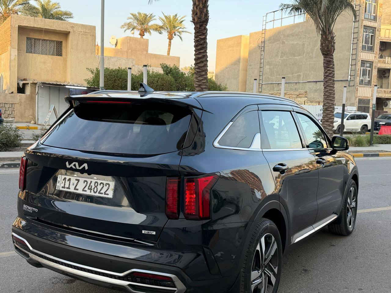 � للبيع كيا سورينتو هايبرد 2023 فول مواصفات EX 🚘
 الس23500 
داخل Vip منفصل 
سيارة نظيفة ونادرة بالسوق 👌
هايبرد اقتصادية كلش بالبنزين ومريحة بالسفر
🔹 موديل: 2023
🔹 هايبرد أصلي
🔹 فول مواصفات – داخلية VIP
🔹 الداخل جلد فاخر ونظيف جداً
🔹 العداد: (12الف ميل)
🔹 الحالة: ممتازة 
🔹 المكيف: ثلج ❄️
✨ المواصفات:
 • شاشة كبيرة + Apple CarPlay
 • رادار ومساعدات قيادة
 • بصمة تشغيل
 • مقاعد كهرباء
• تحكم كامل بالمقود
• ⁠صندوك كهرباء
💰 السعر: (21000) — قابل للتفاوض للجاد فقط
📍 الموقع: بغداد 
حي الجامعه  شارع الربيع 
📞 الاتصال
***********
***********

🌟السيارة تستاهل المعاينة والجاد يتواصل🌟 بغداد, العراق
