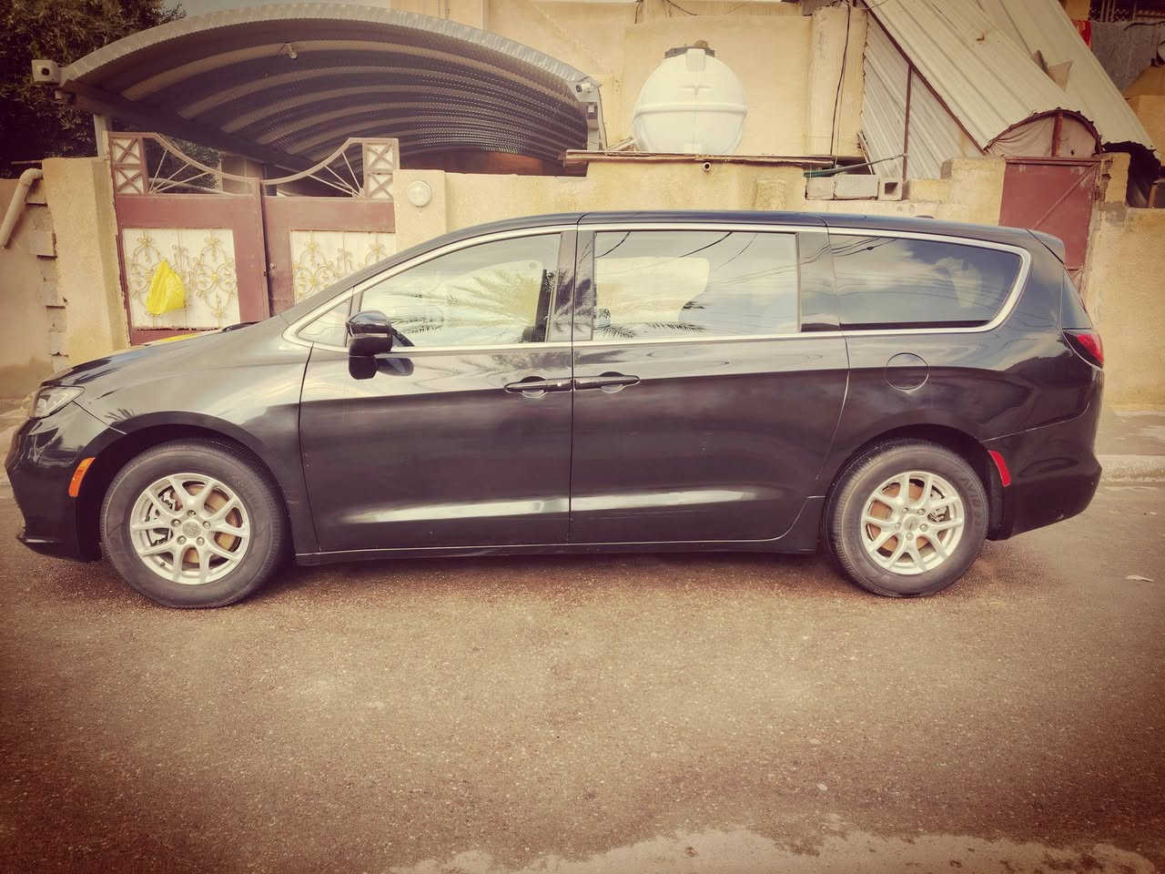 السلام عليكم
باسفيكا ٢٠٢٣ تورنك فول مواصفات عدا الفتحه رقم انكليزي سنوية بأسمي  جديدة لون اسود دخول جديد

حادثه جاملغ وبنيد مبدلات بلاديات بجم كله بلاد كير محرك كله كفاله

رادار أمامي وجانبي وخلفي

شاشة كبيرة وكامرة

تبريد تدفئه بلادي

السيارة جديدة واحلى من الصور

ماشيه 28 ميل

صدر أمامي وخلفي جديد

السعر 195 وبيه مجال قليل سعر بلاش وين أهل الخطوط الجناي ليدور مناسب وجديد ماماشي

مكان السيارة بغداد المحمودية سنوية بأسمي جديدة 

*********** أو ***********
