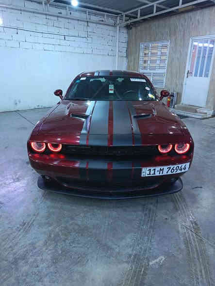 السلام عليكم 
دوج جالنجر أمريكي موديل ٢٠١٨
بدون ايرباك 
حادث جاملغ وبنيد 
فول بدون فتحة 
٦سلندر 
السيارة جديدة وجاهزة من كلشي
رقم بغداد الجديد باسمي تحويل مباشر 
السعر ١٦٠ بي مجال بسيط 
مكان السيارة بغداد البياع 
***********
***********
