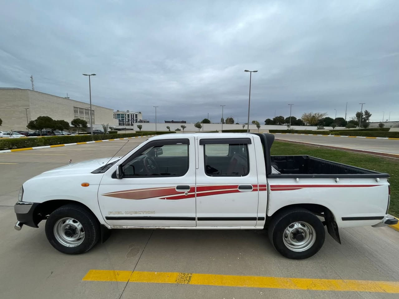 نيسان پيكاب 2008ره قه م دهؤك بئ سبوغ بئ ليدران ته نيا 2 ناو ده رگاى سبوغه هه موو جانى به شرت بئ ده عم نرخ 113$ ژم  ***********
