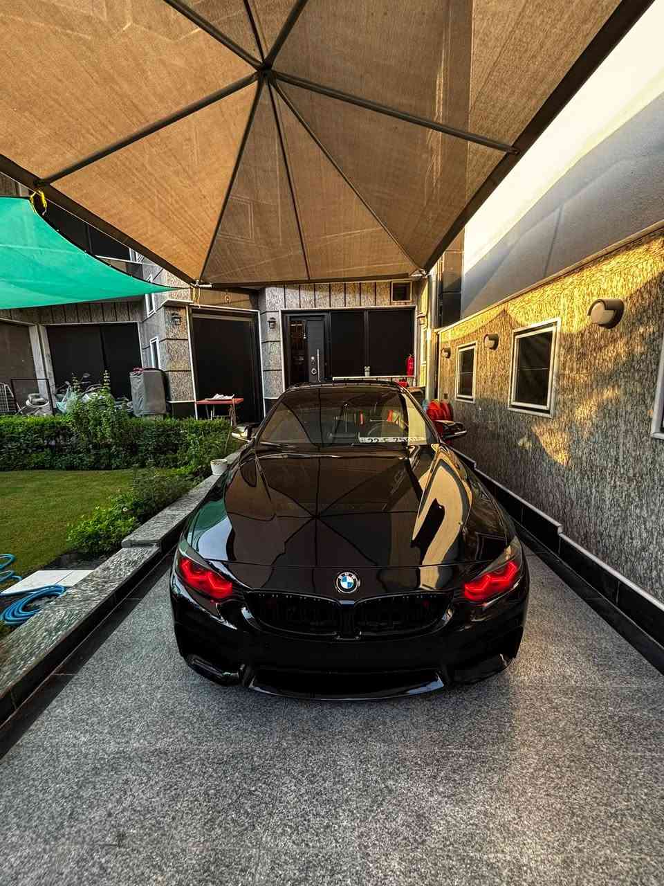 السلام عليكم للبيع أو مراوس 
Bmw 430i bodykit m4 2017 
محرك b48 المرغوب 
حادث السيارة بنيد فقط بدون دواخل بدون ايرباك
الصبغ 3 قطع التحديث m4 
مكينة وكير وحدادية وتبريد مكفولات وحتى ضمان انطي بيهن 
فول مواصفات (فتحة،كشنات كهرباء،خزن ميموري،رادار امامي،حساسات امامي + خلفي،لايت داينمك يرتفع وينزل،قطعتين تبريد،مري قلاب،شفتات ستيرن)بعد هواي مواصفات البي ام معروفة وهواي 
مكان السيارة بغداد الغدير ساحة ميسلون 
*********** رقم الهاتف
السعر مناسب 188 ورقة وبيها مجال بسيط 
ملاحظة السيارة كامله من ناحية الكماليات دفيوزر خلفي m تبات m دوس m لحاية دوس m كفرات m
