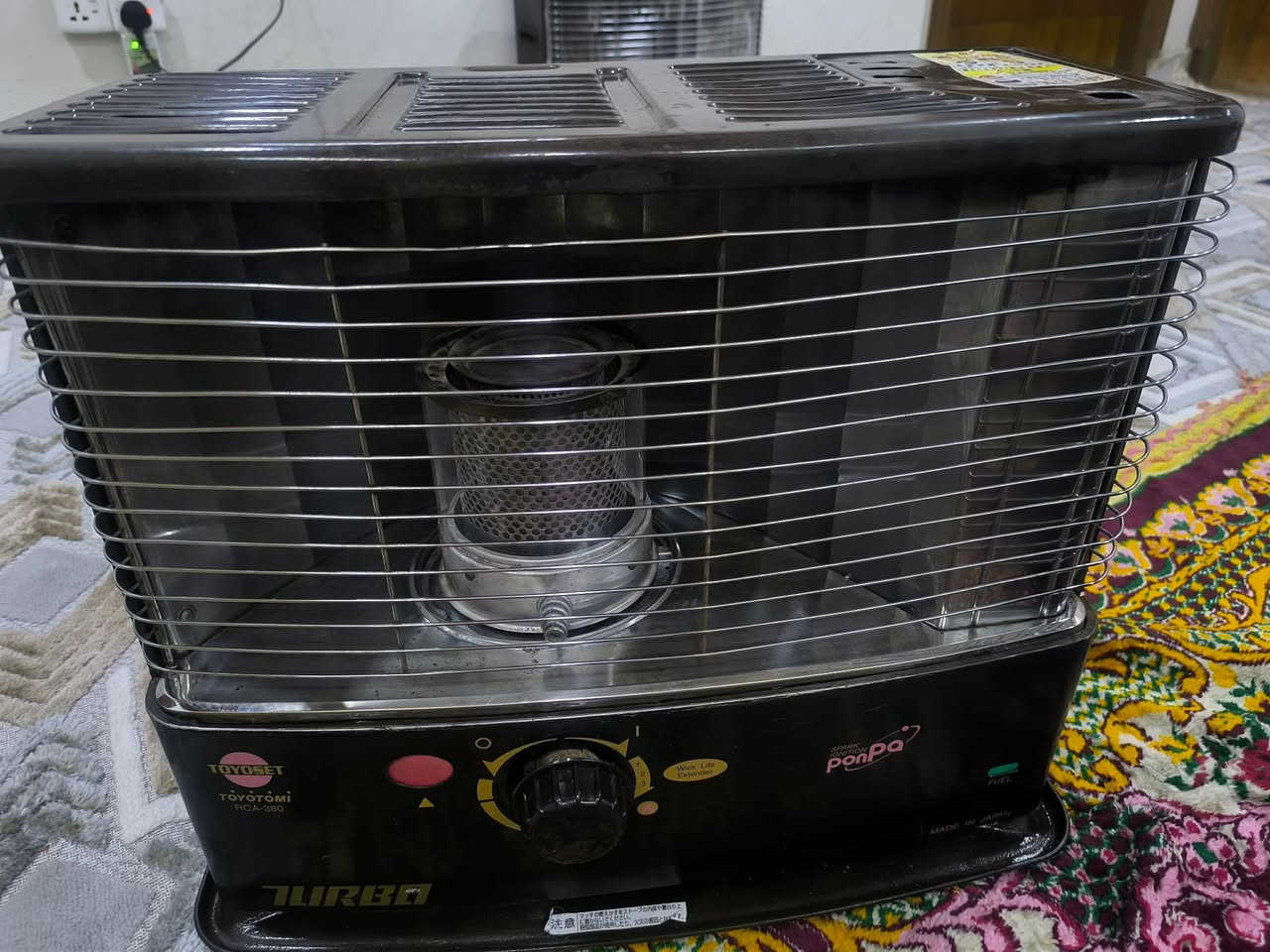 السلام عليكم 
مكلف بل نشر 
صوبة كازية للبيع 
النوعية تيتومي ياباني اصلي 
فند اصلي نضيفة شرط لا ريحة لا دخان 
السعر 85 
موصل حي الرفاعي 
للتواصل والاستفسار : ***********
