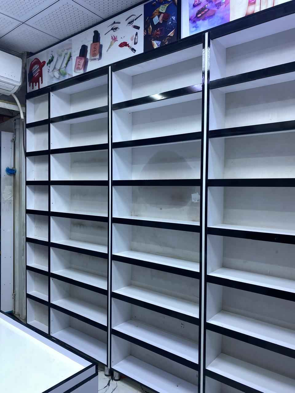 يالله السلام عليكم رفوف محل للبيع نضاف وجديدات الاستفسار الاتصال الرقم *********** العنوان كربلاء الحر سوق حي العسكري Singapore
