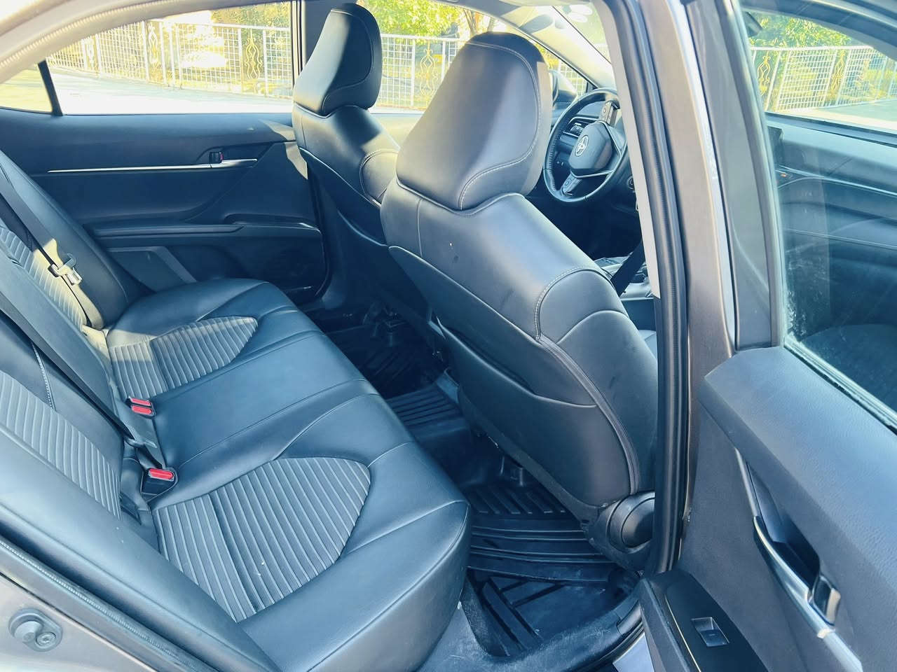 السلام عليكم للبيع كامري موديل 2023se حادثها جاملغ وبنيد    ارباك ماطاك  مواصفات السياره 
رادار امامي 
تحديد مسار 
تنبيه خروج عن الطريق  
قياده ذاتيه 
ايكو 
نورمل 
سبورت 
حجر بيئه شرط 
كير محرك شرط 
السياره ماشيه 40mi  
السياره جاهزه من كلشي تخم تايرات جديد 
رقم دهوك تحويل مباشر 
السياره بدون شخوط وبدون رصعات بارد بسيط بالهلال الخلفي
***********
مكان السياره صلاح الدين بيجي 
السعر 200 وبيها مجال
