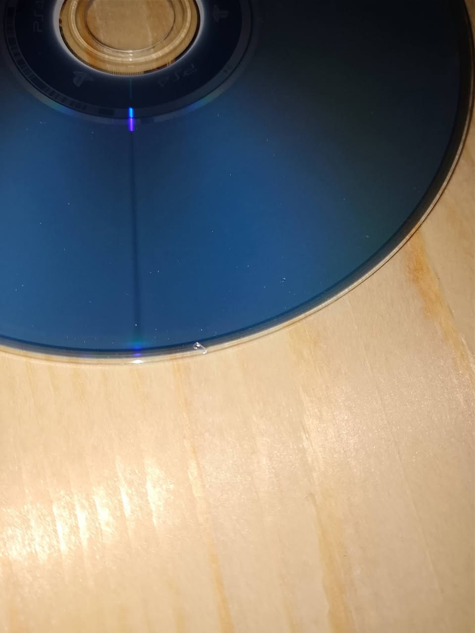 Pes 2017 
انكليزية نسخة اليابان  القرص بي ضربة بالطرف السعر 10 الف فقط بغداد الجديدة نعيرية  ***********
