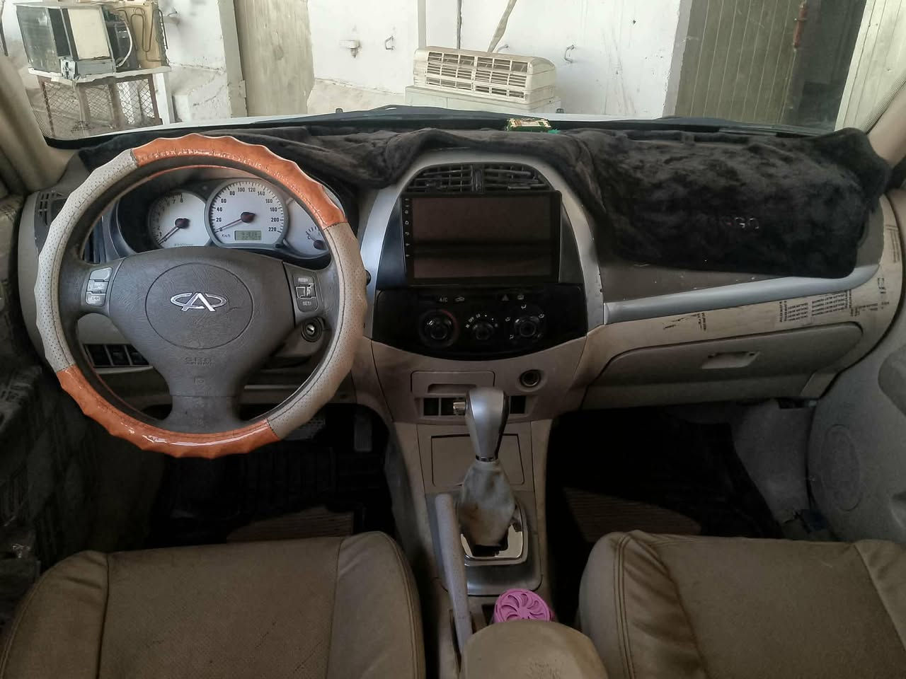 السلام عليكم تيگو موديل 2011 للبيع السيارة بأسمي گير ومكينه وتبريد خير من الله مكفولات تخم تاير صدر نظيف العنوان بغداد جسر ديالى السعر 48 وبيها مجال قليل للاتصال ***********
