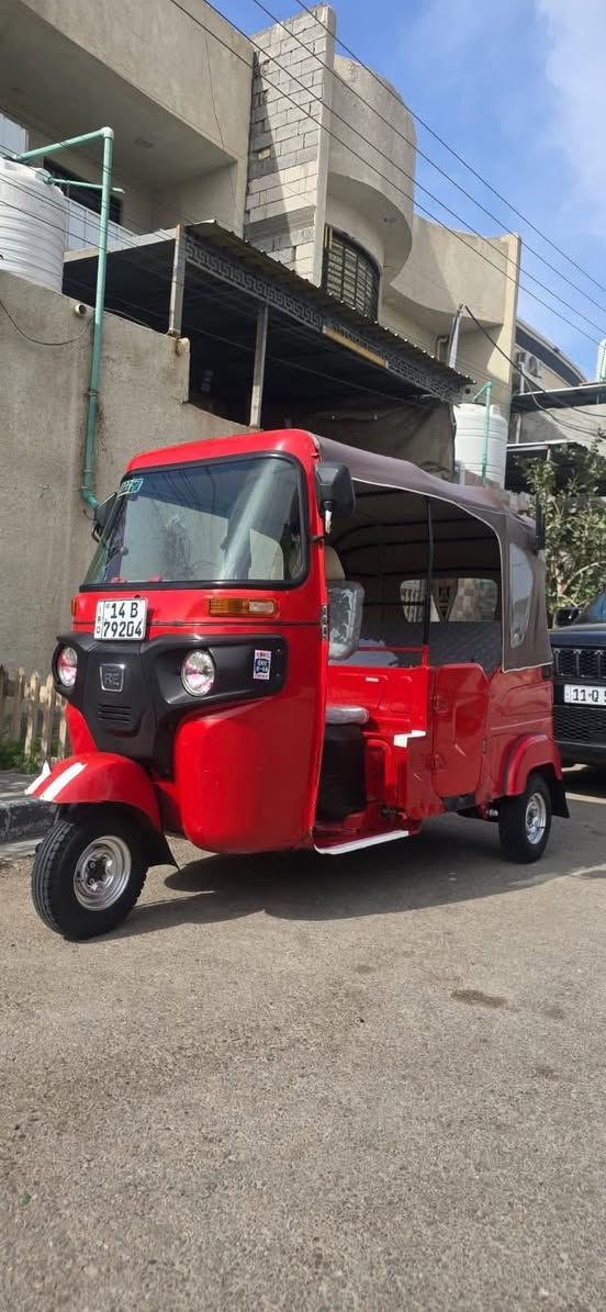 تكتك باجاج موديل 2022 نضيفة و جاهزه  رقم وسنوية السعر 6 و 500  للشراي *********** واتساب غير متواجد بالفيس
