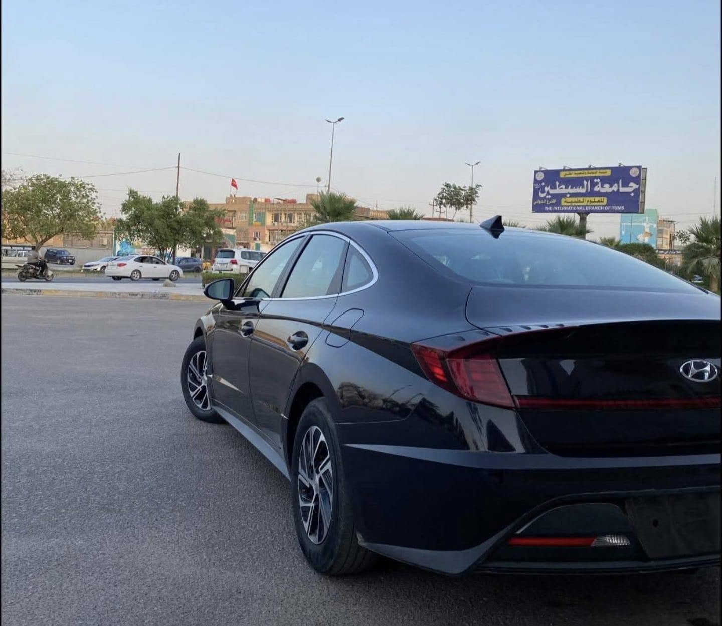 تفضل، هاي كليشة مرتبة وجاهزة للنشر:
🚘 للبيع هيونداي سوناتا هايبرد 2023 🚘
▪️ الموديل: 2023 ▪️ المحرك: 2000 سي سي هايبرد ▪️ اللون: أسود ▪️ الداخلية: أبيض ▪️ التشغيل: بصمة ▪️ رقم السيارة: كربلاء ▪️ الموقع: كربلاء
🔹 السيارة نظيفة وجاهزة للاستخدام. 🔹 الحادث: جاملغ الورة بي صبغ وا  القبق مال جنطه 
💰 السعر المطلوب: 17,000 دولار (قابل للتفاوض بالمعقول)
📞 للاستفسار والمشاهدة، التواصل على الخاص أو الاتصال. � ***********
