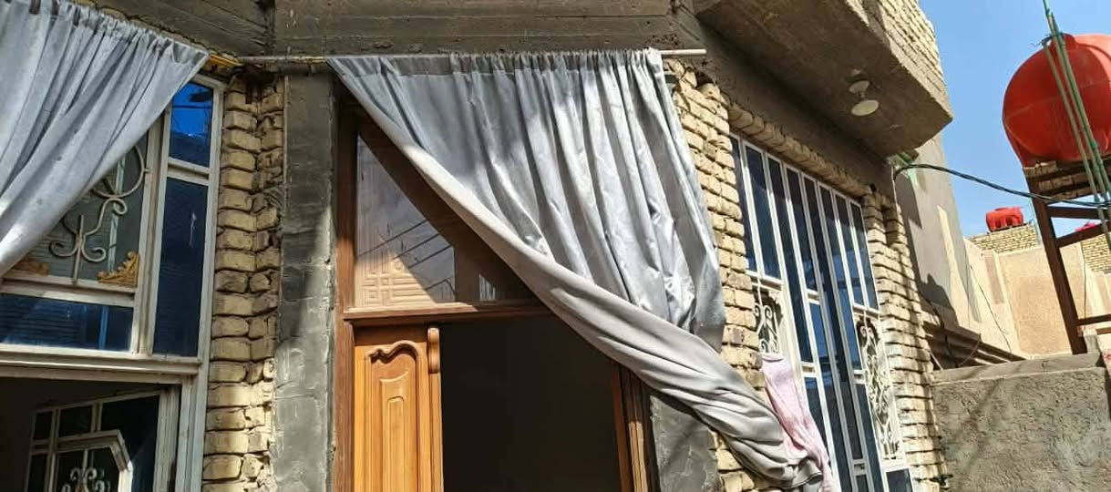 دار. للبيع طابو صرف   الموقع  حي الحسين   المصولبة طابقين  بناء طابوق مسلح 4 غرف مطبخ هول براني صحيات  داخلية وخارجية  للا ستفسار اتصل على رقم الهاتف حــــــــــــيدر الظالمي  ***********
