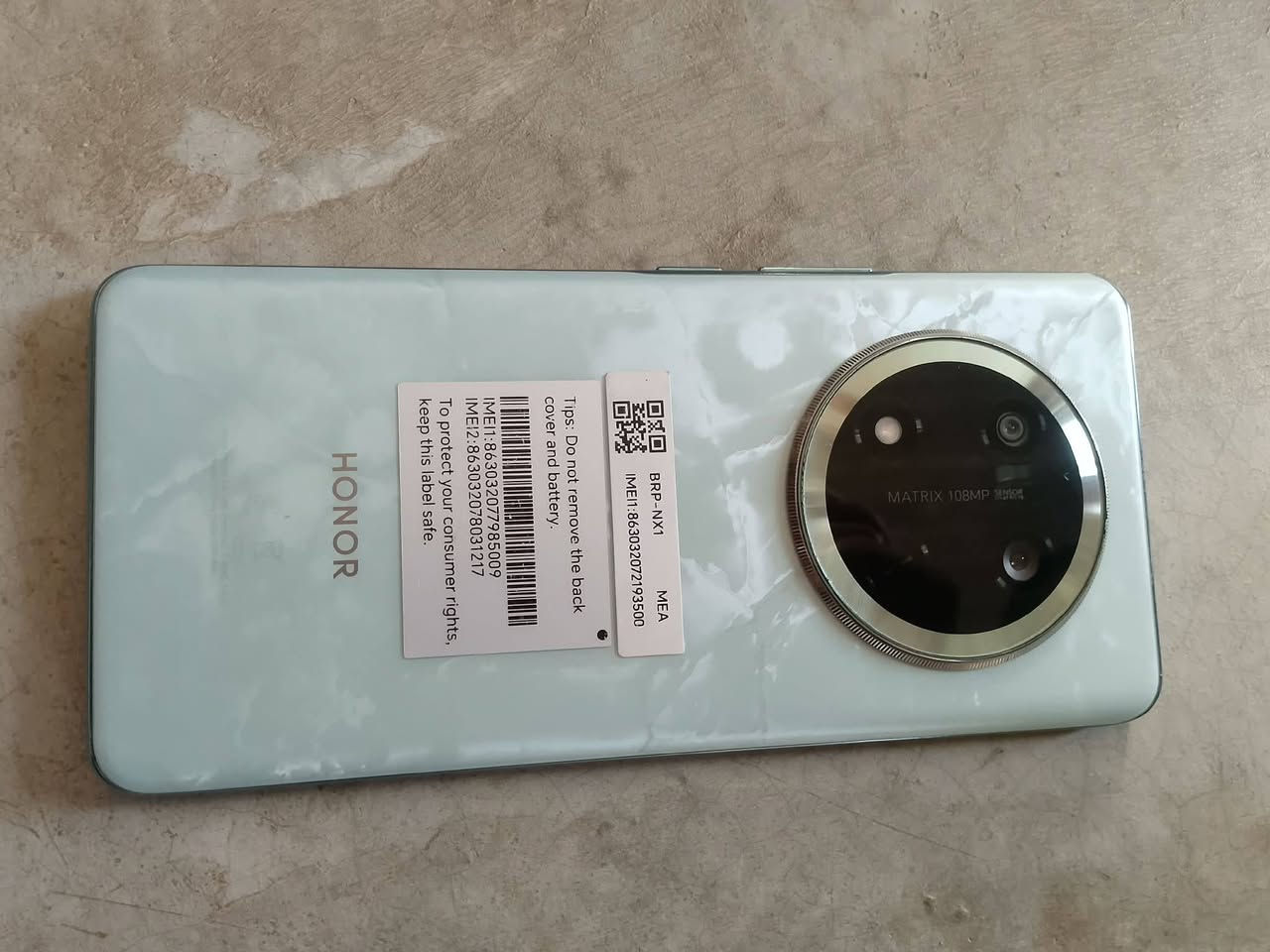 السلام عليكم عليكم جهاز هونر X9cللبيع نضافه فول 95بل ميه النضافهه مستخدم شي قليل فقط اللزكه بيهه شخوط بسيطه ما ماثر بلادي ما واصل مصلح فول مواصفات ببجي 60فريم للاستفسار ***********
