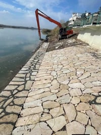 ورحمه الله وبركاته مستعدون لكافت اعمال الحجر كرسته وعمل جميع المحافظات...